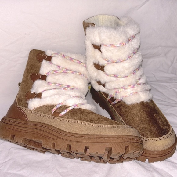 NWOT Carter’s Ariella Faux-Fur High-Traction Lug Sole Little Kids Winter Boots - Picture 7 of 16